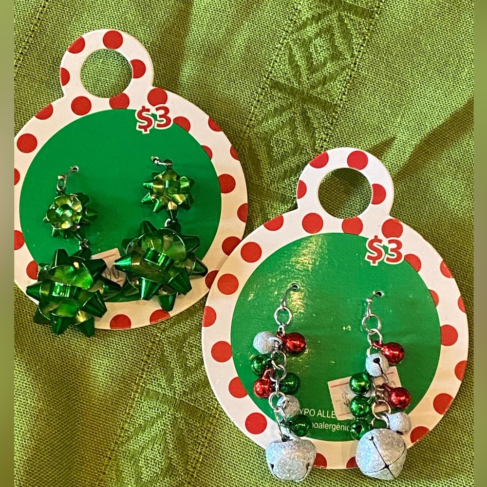 Christmas Bundle - slippers - earrings - candle - Picture 9 of 10
